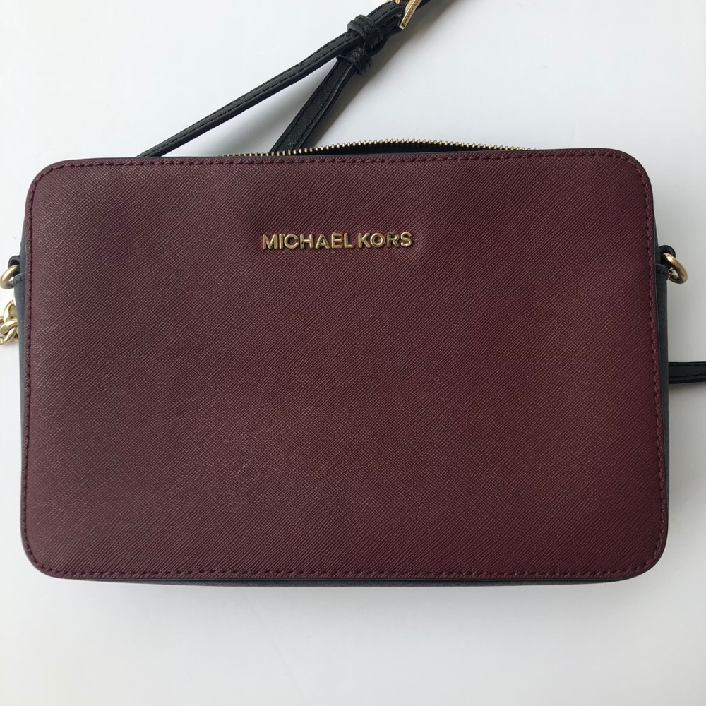 Michael Kors cross body purse